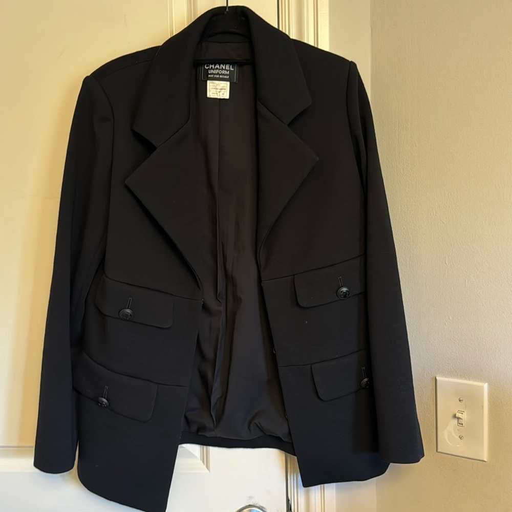 Black Chanel blazer size 40 brand new!